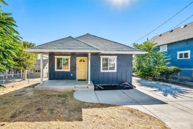Property photo for 747 S Chelan Avenue, Wenatchee photo 2