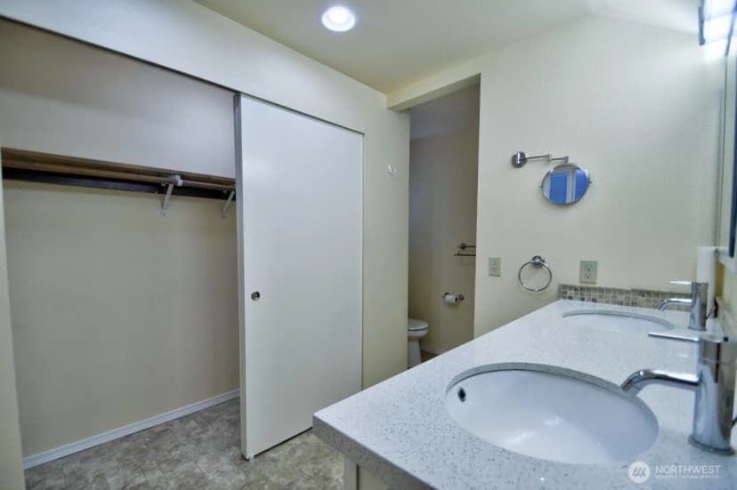 Property photo for 6617 Husky Way Se, Lacey photo 11