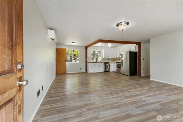 Property photo for 715 110th Street S, Tacoma photo 3