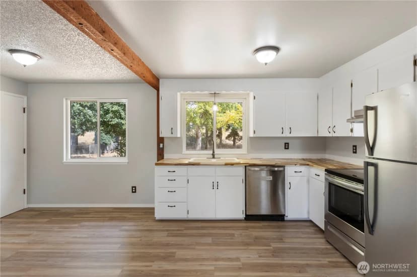 Property photo for 715 110th Street S, Tacoma photo 6