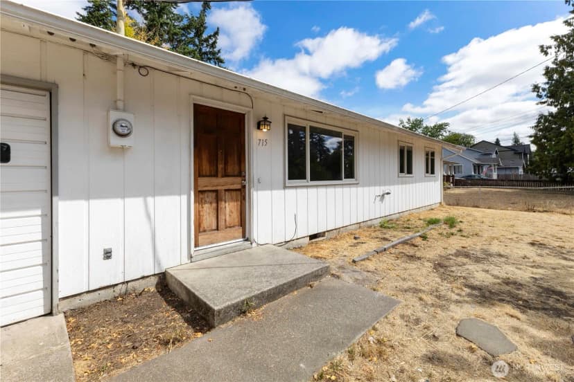 Property photo for 715 110th Street S, Tacoma photo 2
