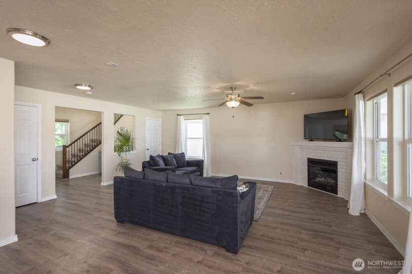 Property photo for 807 5th Avenue Ne, Ephrata photo 8