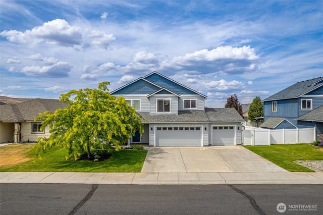 Property photo for 807 5th Avenue Ne, Ephrata