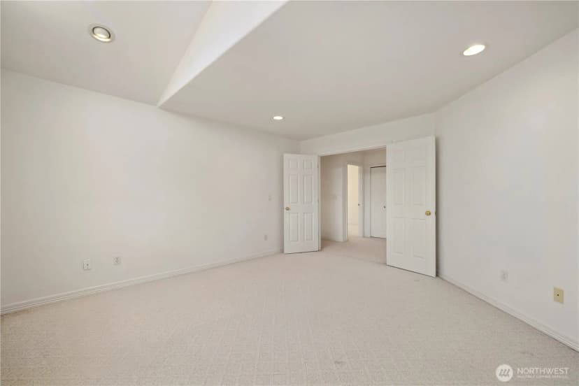 Property photo for 831 Sw 355th Court, Federal Way photo 23