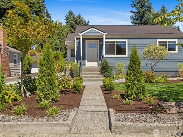 Property photo for 10126 Ne 186th Street, Bothell photo 2
