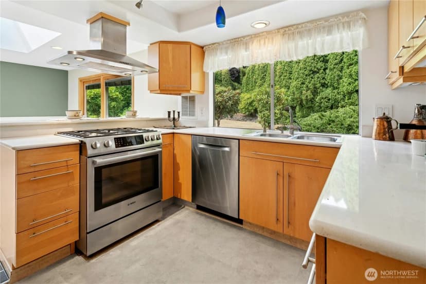 Property photo for 3002 162nd Place Se, Bellevue photo 6