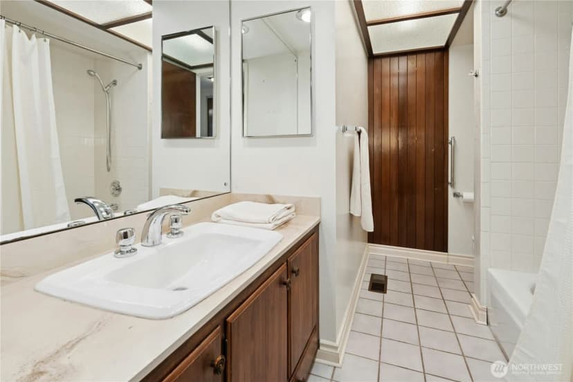 Property photo for 3002 162nd Place Se, Bellevue photo 17