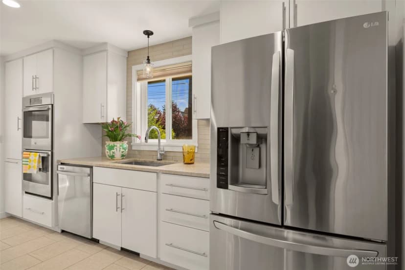 Property photo for 4110 Sw Rose Street, Seattle photo 10