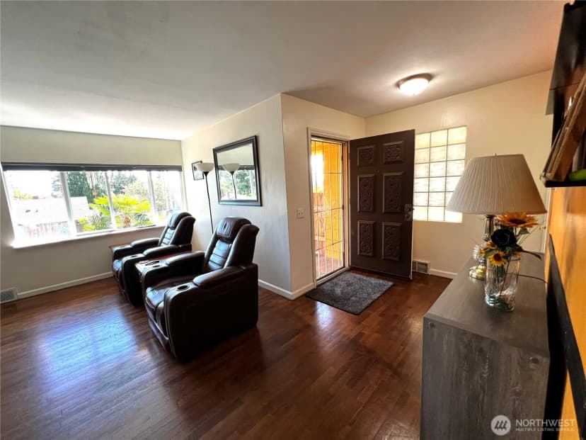 Property photo for 233 S Yantic Avenue, Bremerton photo 7