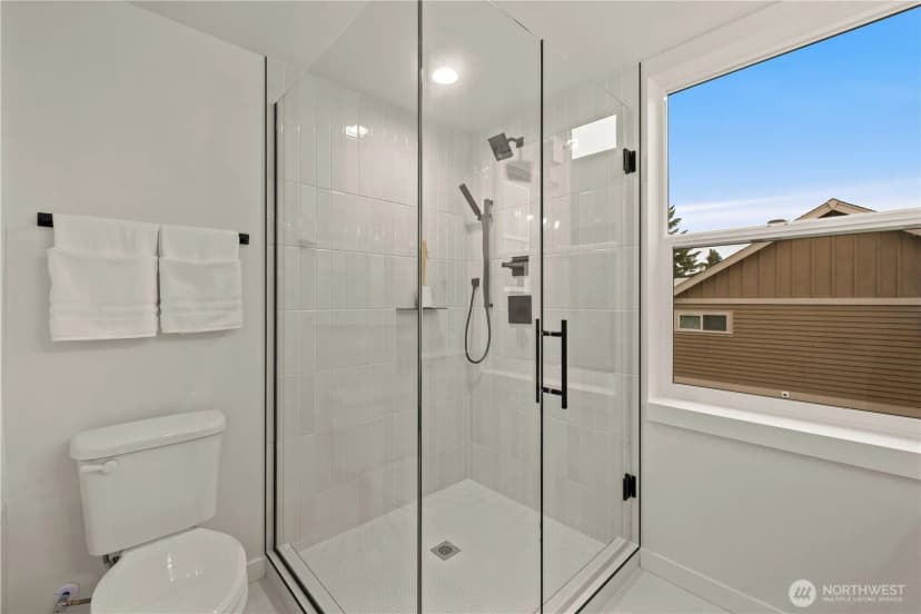 Property photo for 1529 N 39th Street, Seattle photo 18