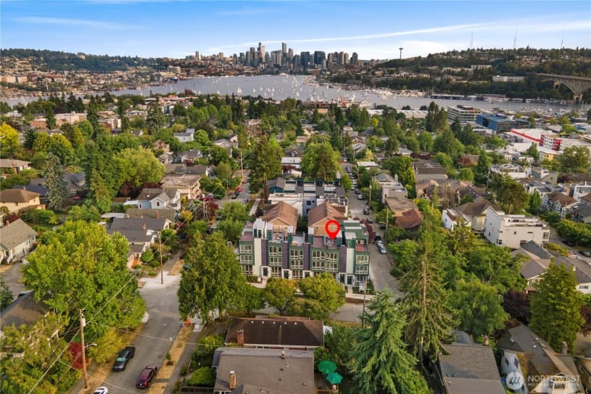 Property photo for 1529 N 39th Street, Seattle photo 31