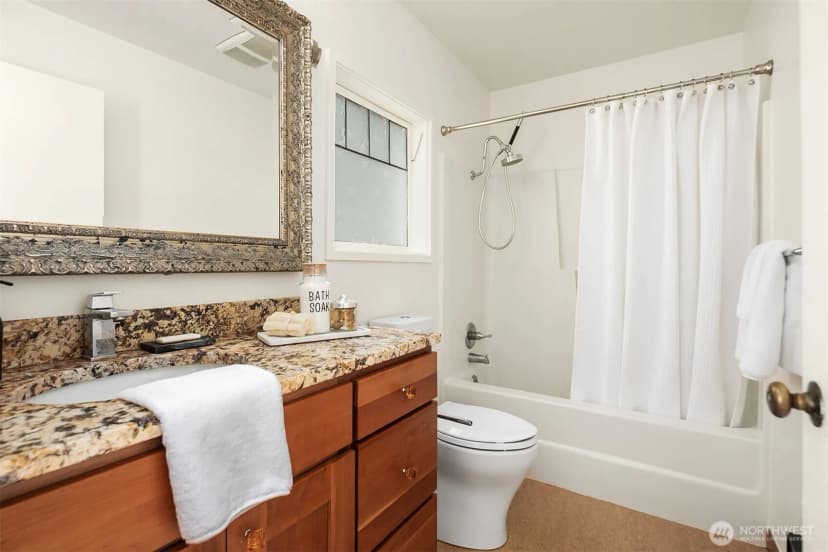 Property photo for 4505 Ne 55th Street, Seattle photo 10