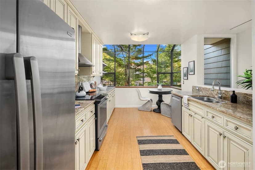 Property photo for 4505 Ne 55th Street, Seattle photo 6