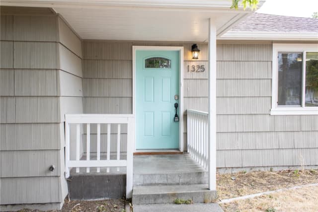 Property photo for 1325 Garrison Avenue, Port Orchard photo 2
