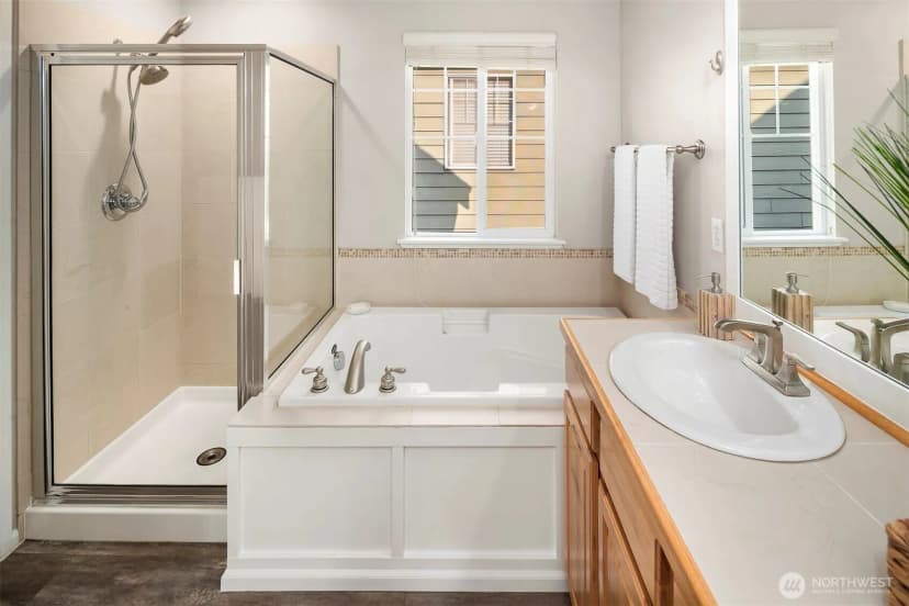 Property photo for 13047 Ne 138th Place, Kirkland photo 27