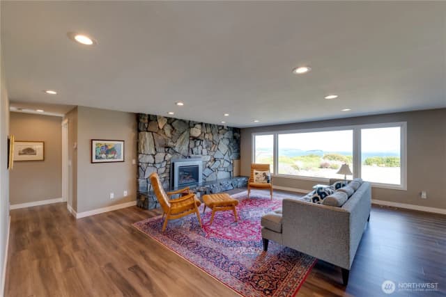 Property photo for 1406 Bonnie View Acres Rd, Oak Harbor photo 3