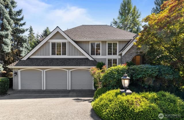 Property photo for 20537 Ne 34th Place, Sammamish