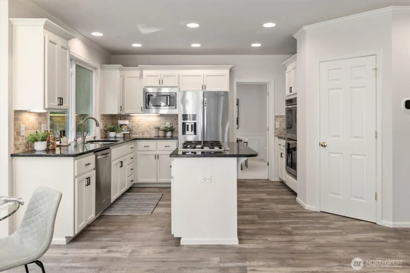 Property photo for 20537 Ne 34th Place, Sammamish photo 11