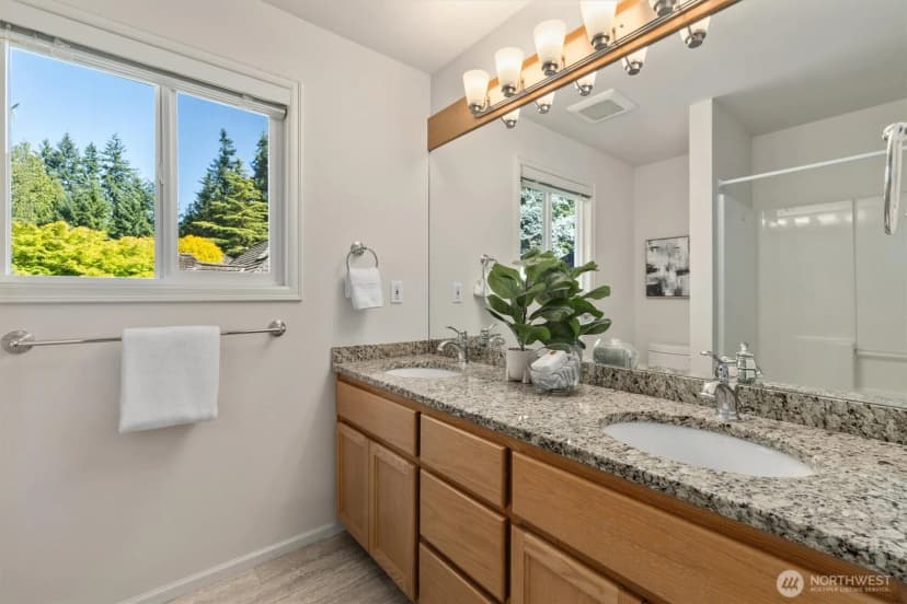 Property photo for 20537 Ne 34th Place, Sammamish photo 29