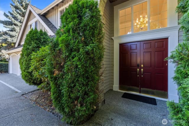 Property photo for 20537 Ne 34th Place, Sammamish photo 2