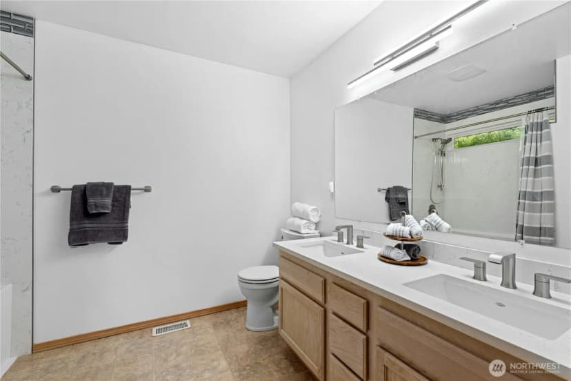 Property photo for 11416 Se 228th Place, Kent photo 14