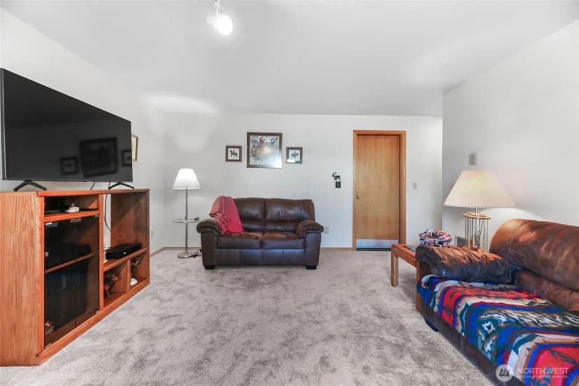 Property photo for 18 B E Intercity Avenue, Everett photo 16