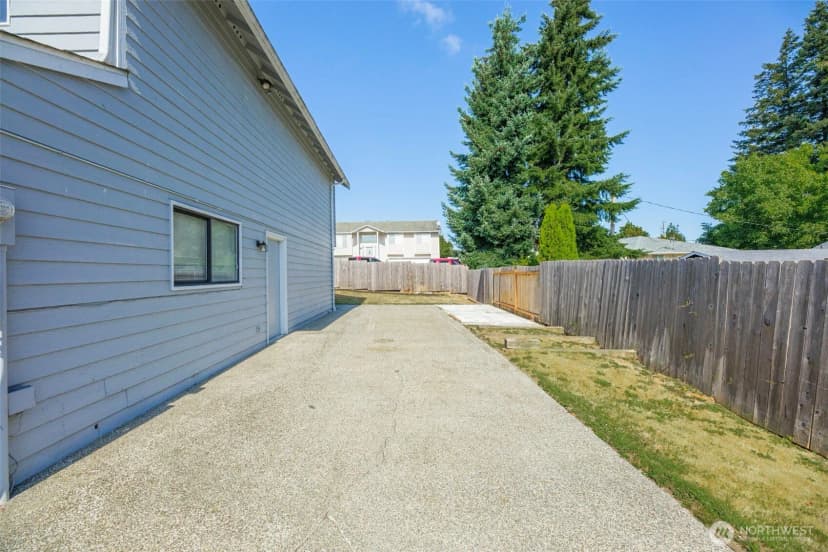Property photo for 18 B E Intercity Avenue, Everett photo 37