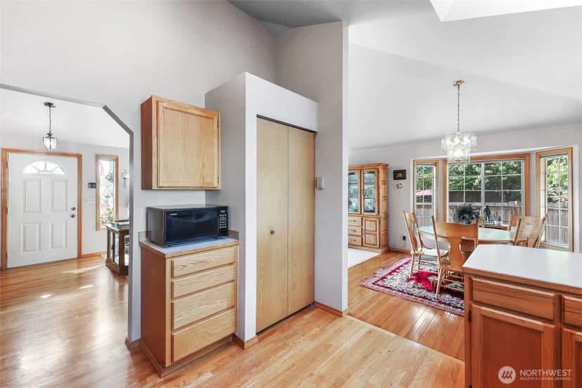 Property photo for 18 B E Intercity Avenue, Everett photo 9