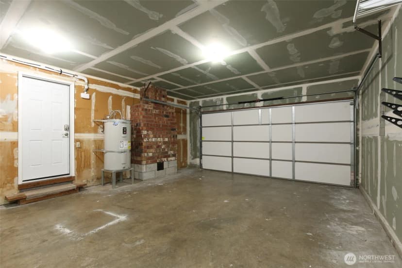 Property photo for 748 Sw Heller Street, Oak Harbor photo 13