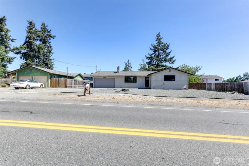 Property photo for 748 Sw Heller Street, Oak Harbor photo 29