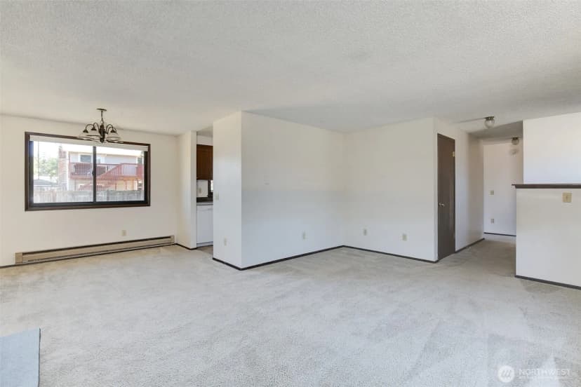 Property photo for 748 Sw Heller Street, Oak Harbor photo 6
