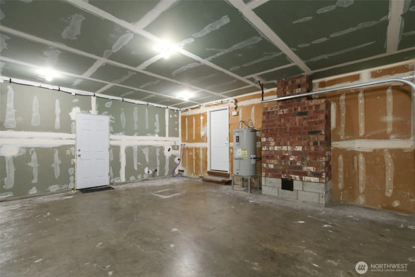 Property photo for 748 Sw Heller Street, Oak Harbor photo 14