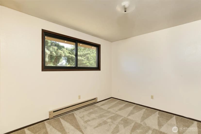 Property photo for 748 Sw Heller Street, Oak Harbor photo 21