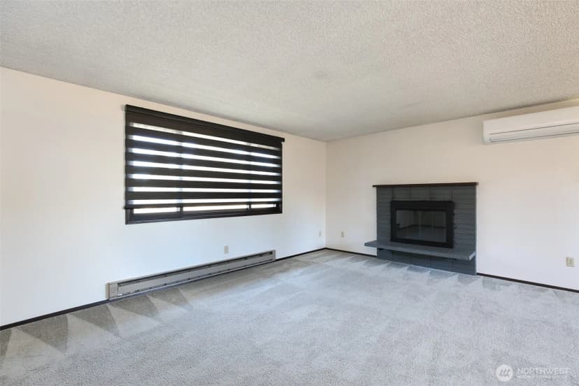 Property photo for 748 Sw Heller Street, Oak Harbor photo 5