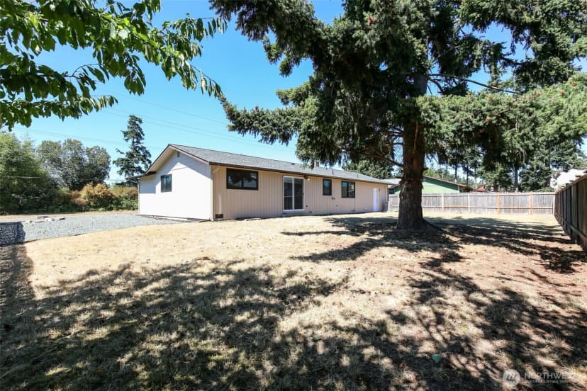 Property photo for 748 Sw Heller Street, Oak Harbor photo 16