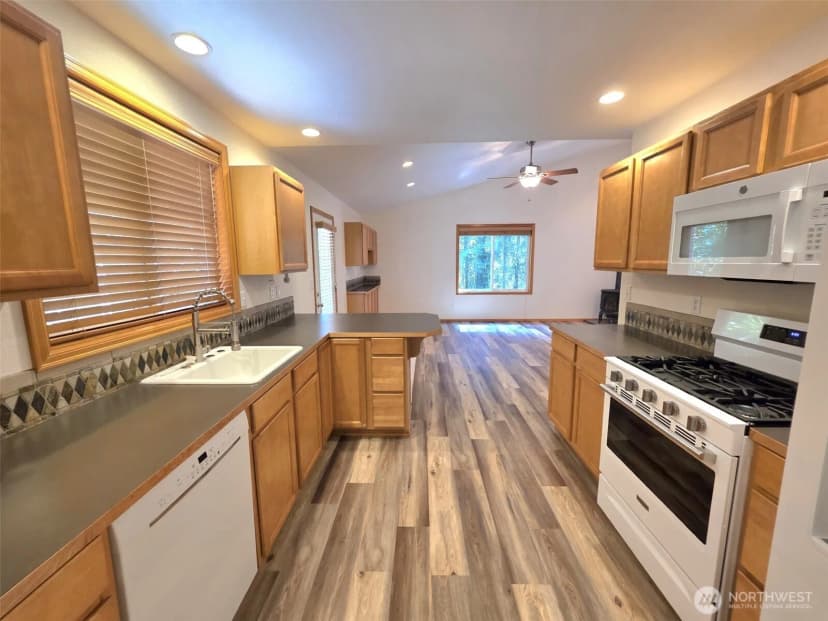 Property photo for 22213 N Clear Lake Boulevard Se, Yelm photo 8