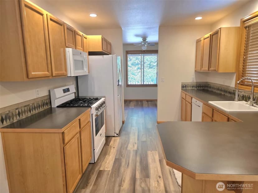 Property photo for 22213 N Clear Lake Boulevard Se, Yelm photo 7