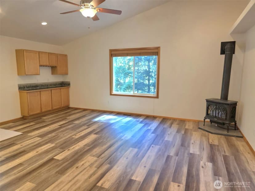 Property photo for 22213 N Clear Lake Boulevard Se, Yelm photo 11
