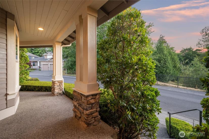 Property photo for 108 239th Way Se, Sammamish photo 2