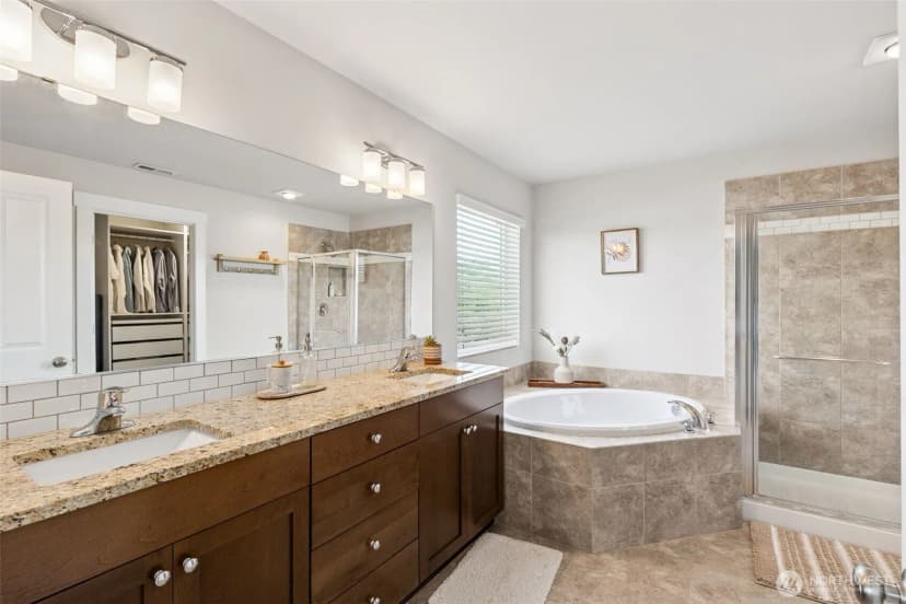 Property photo for 1003 31st Street Nw, Puyallup photo 5
