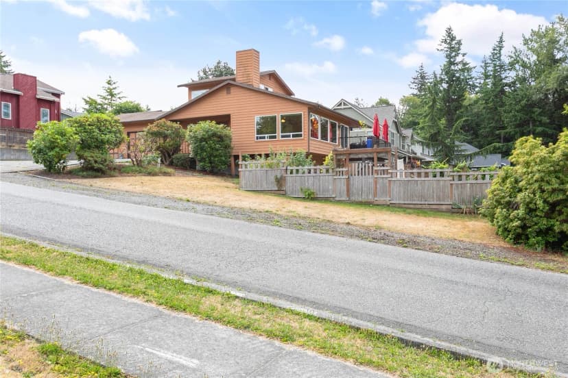 Property photo for 3104 E Maryland Street, Bellingham photo 40