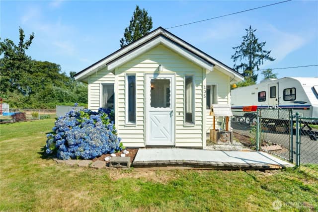 Property photo for 208 E Huntley Street, Aberdeen