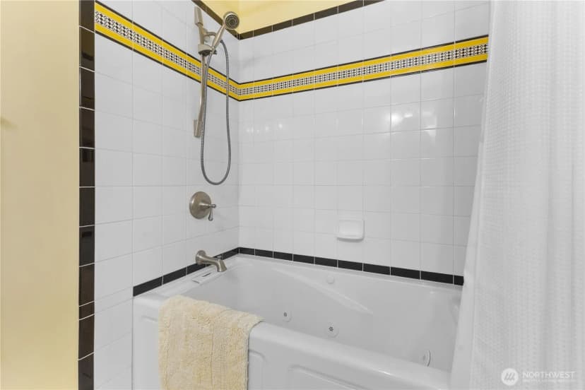 Property photo for 29318 32nd Place S, Auburn photo 14