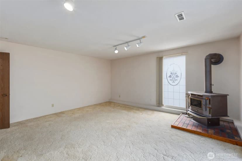Property photo for 15915 Se 166th Pl, Renton photo 32