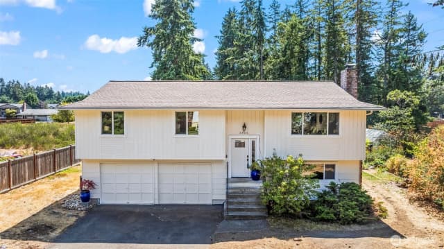Property photo for 3806 162nd Street E, Tacoma photo 2