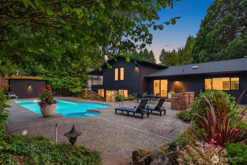 Property photo for 21000 Marine View Drive Sw, Normandy Park