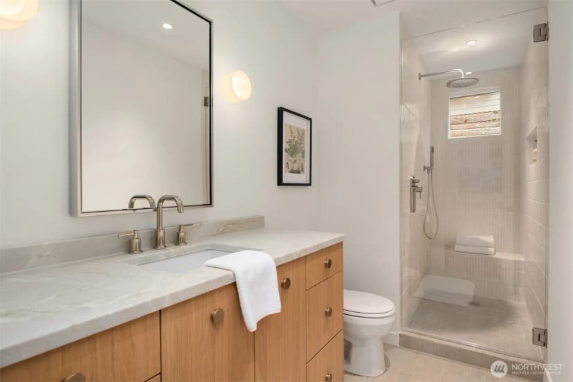 Property photo for 21000 Marine View Drive Sw, Normandy Park photo 27
