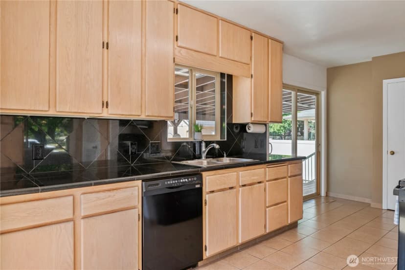 Property photo for 1429 21st Avenue, Longview photo 8