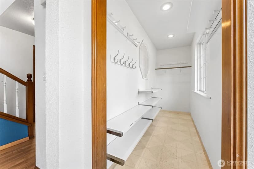 Property photo for 2453 Se Lincoln Avenue Se, Port Orchard photo 6