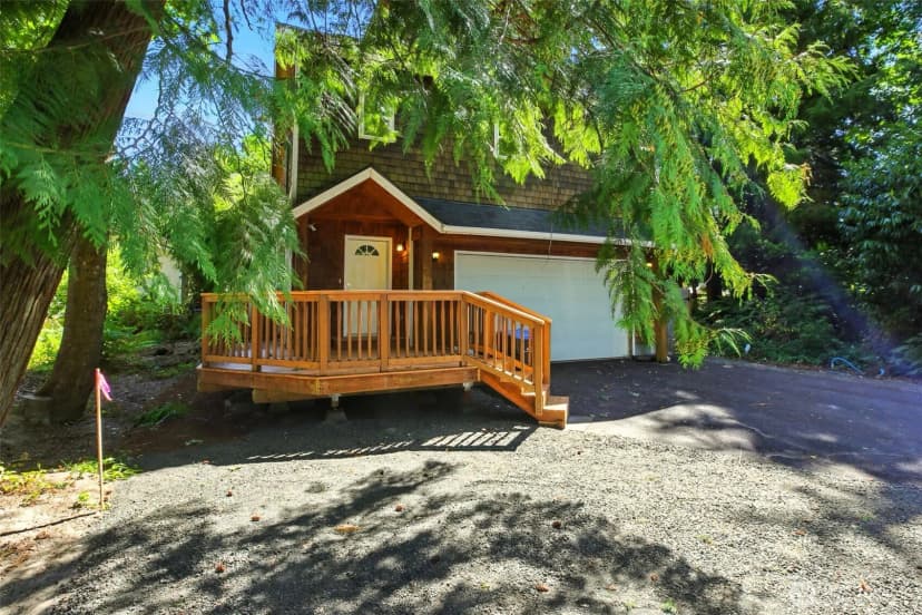 Property photo for 18872 Augusta Avenue Ne, Suquamish photo 2